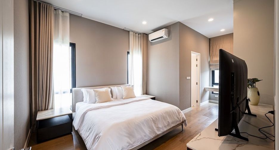 For rent 5 bedrooms house in Saphan Sung, Bangkok