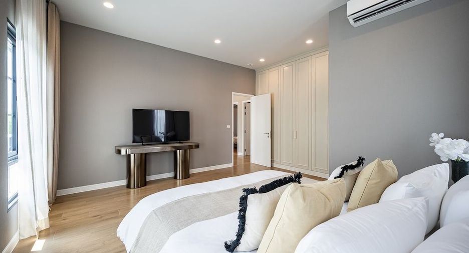 For rent 5 bedrooms house in Saphan Sung, Bangkok