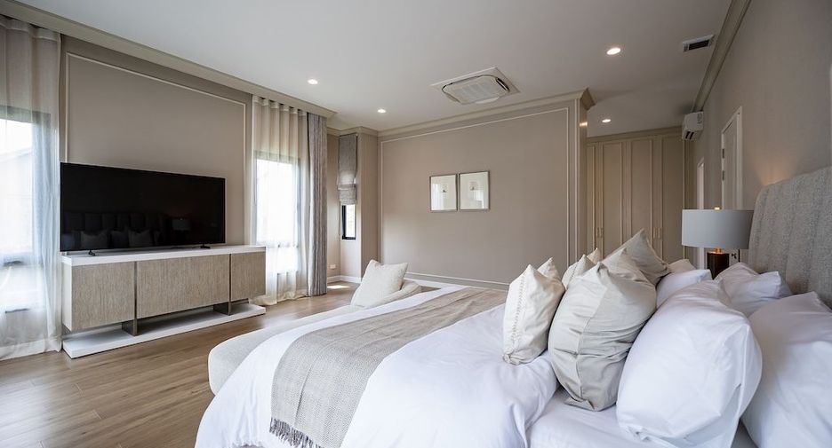 For rent 5 bedrooms house in Saphan Sung, Bangkok