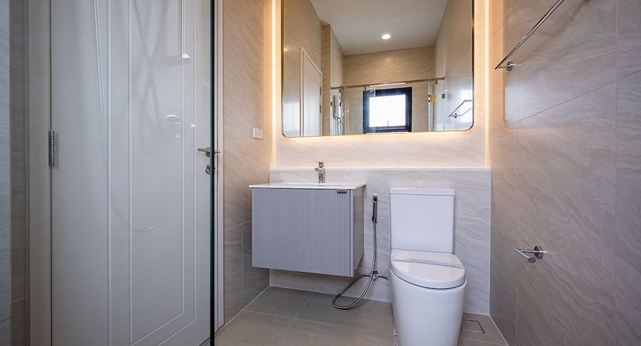 For rent 5 bedrooms house in Saphan Sung, Bangkok