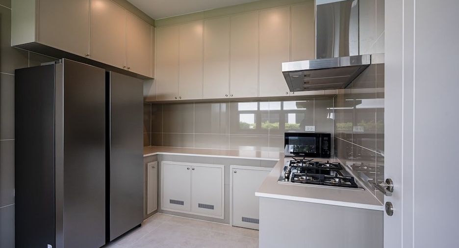 For rent 5 bedrooms house in Saphan Sung, Bangkok