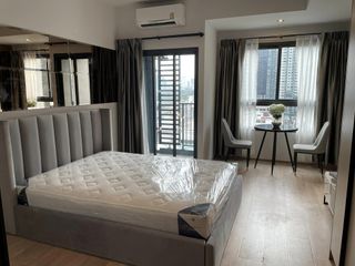 À louer studio condo à Huai Khwang, Bangkok