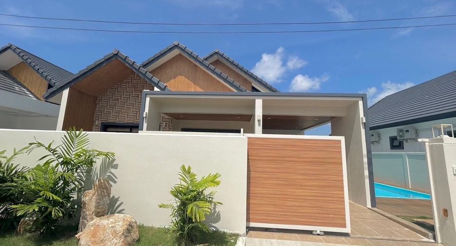 For rent 3 bedrooms villa in Mueang Phuket, Phuket