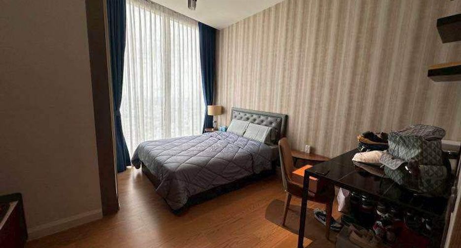 For rent 4 bedrooms condo in Khlong San, Bangkok