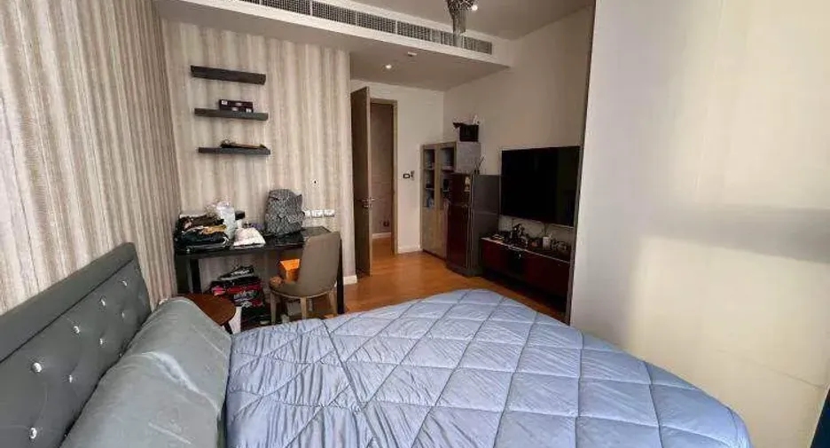 For rent 4 bedrooms condo in Khlong San, Bangkok