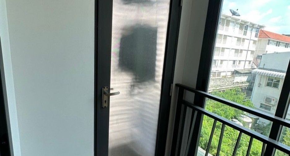 For sale 1 bed condo in Bang Kapi, Bangkok