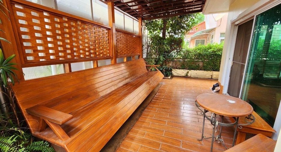 À vendre 5 chambres maison à Taling Chan, Bangkok
