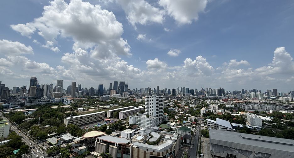 Condo en alquiler de 2 habitaciones en Yan Nawa, Bangkok
