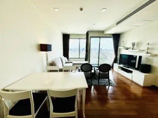À louer 2 chambres condo à Yan Nawa, Bangkok