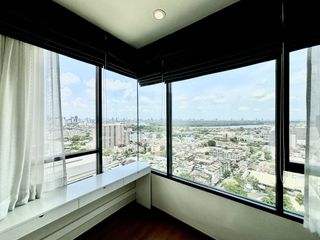 À louer 2 chambres condo à Yan Nawa, Bangkok