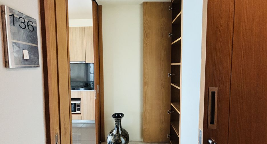 Condo en alquiler de 2 habitaciones en Yan Nawa, Bangkok