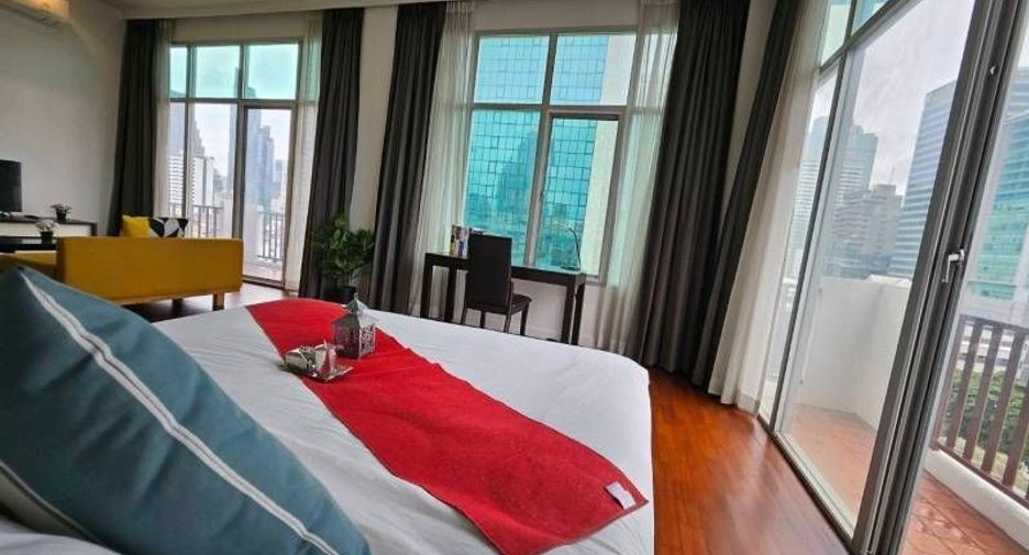 For rent 4 bedrooms condo in Sathon, Bangkok