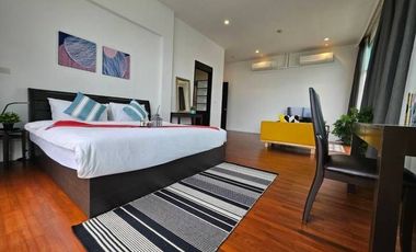 For rent 4 bedrooms condo in Sathon, Bangkok