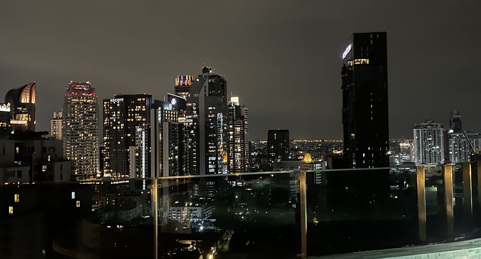 Condo en alquiler de 2 habitaciones en Khlong Toei, Bangkok