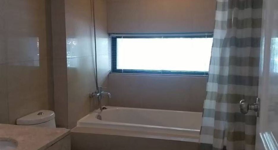 For rent 1 bed condo in Pathum Wan, Bangkok