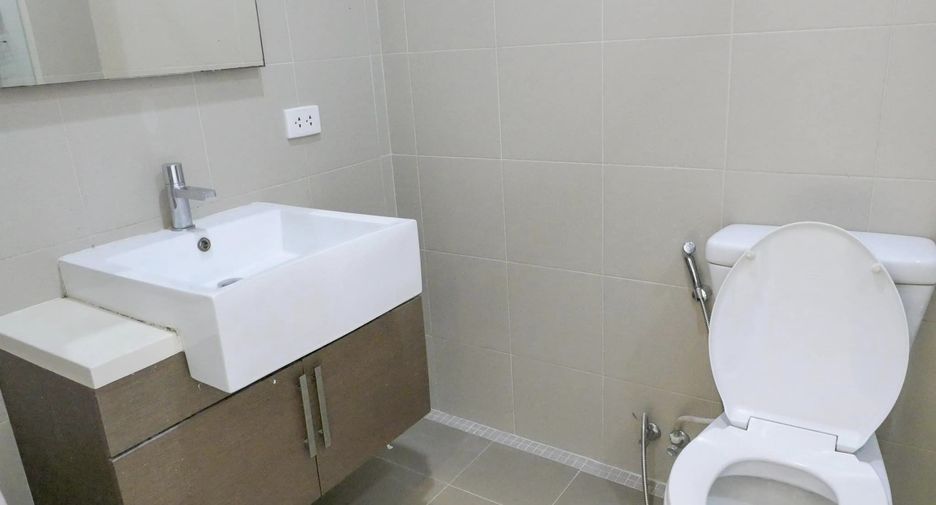 For sale 1 bed condo in Khlong San, Bangkok