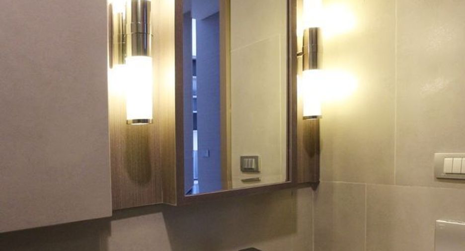 For rent 2 bedrooms condo in Sathon, Bangkok