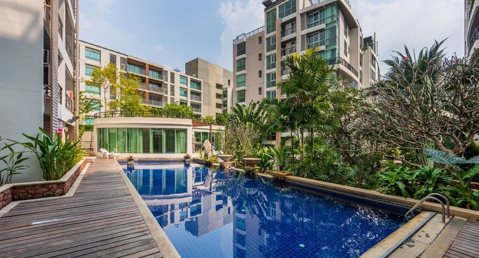 For sale 3 bedrooms condo in Yan Nawa, Bangkok