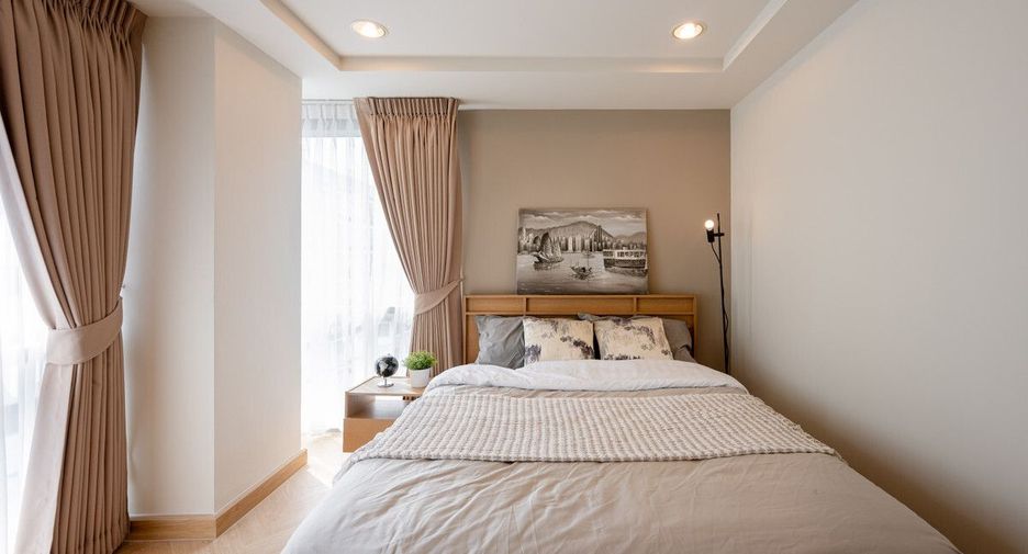For sale 3 bedrooms condo in Yan Nawa, Bangkok
