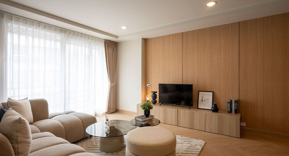 For sale 3 bedrooms condo in Yan Nawa, Bangkok