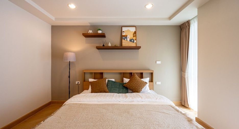 For sale 3 bedrooms condo in Yan Nawa, Bangkok