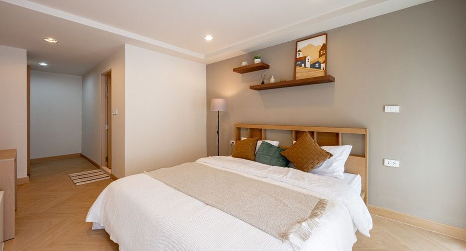 For sale 3 bedrooms condo in Yan Nawa, Bangkok