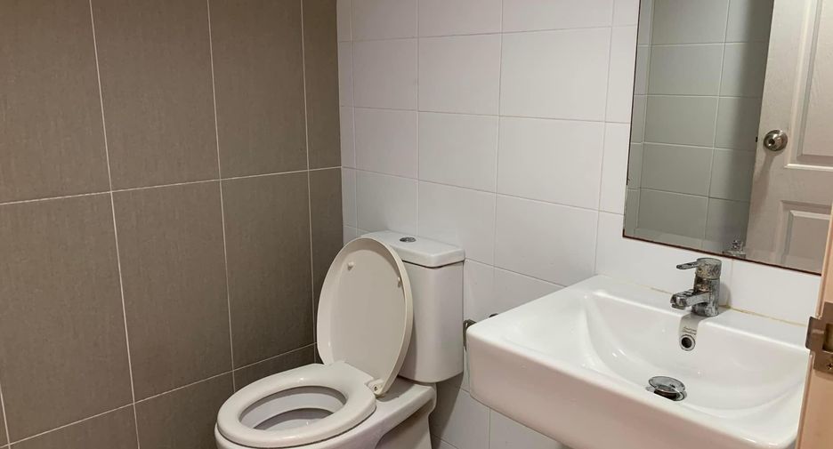 For sale そして for rent 3 ベッドルーム townhouse in Lat Phrao, Bangkok
