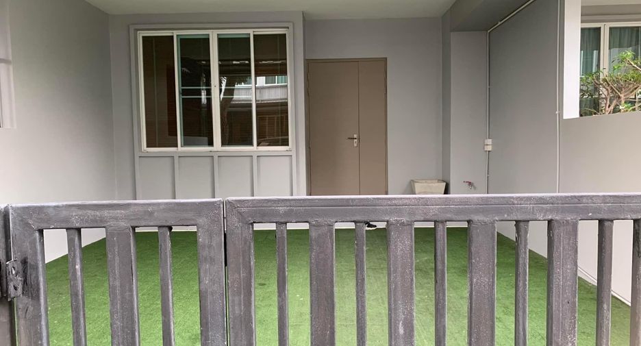 For sale そして for rent 3 ベッドルーム townhouse in Lat Phrao, Bangkok