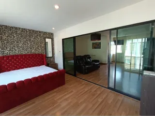 For rent 3 bedrooms townhouse in Suan Luang, Bangkok