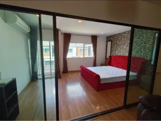 For rent 3 bedrooms townhouse in Suan Luang, Bangkok