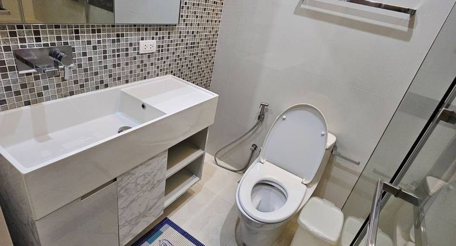 For rent 1 bed condo in Watthana, Bangkok