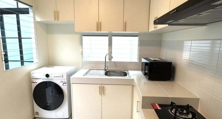 For rent 4 bedrooms house in Bang Phli, Samut Prakan