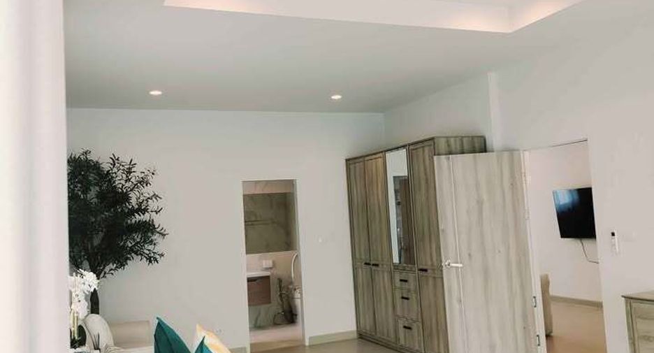 For rent 4 bedrooms house in Mueang Phuket, Phuket