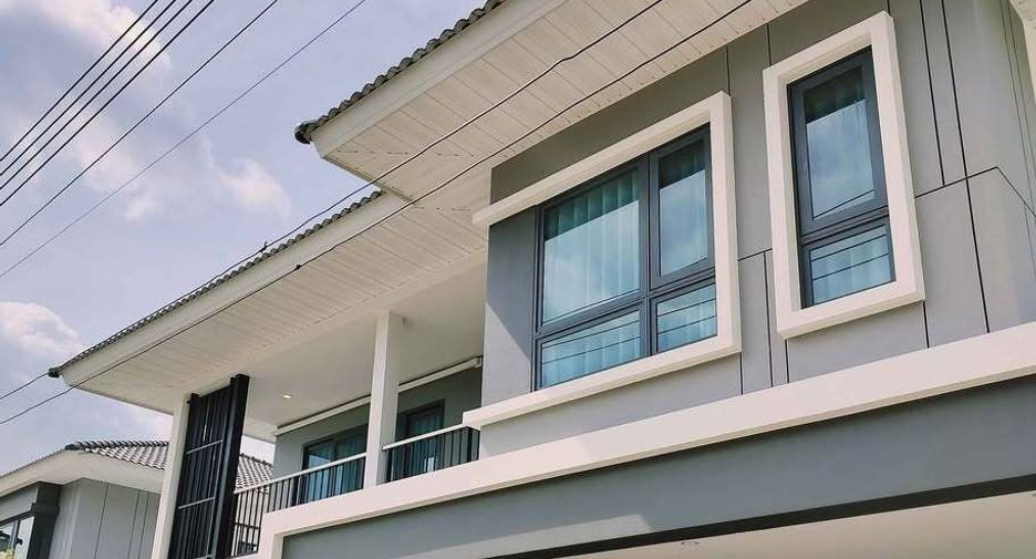 For rent 4 bedrooms house in Mueang Phuket, Phuket