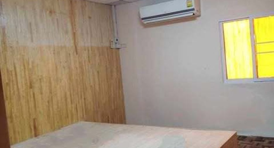 For sale 2 bedrooms townhouse in Khlong Sam Wa, Bangkok