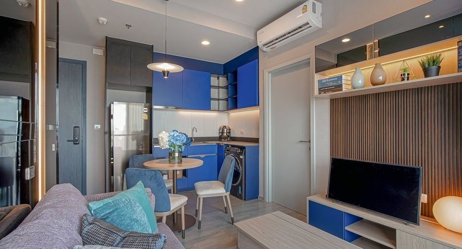 For rent 2 bedrooms condo in Watthana, Bangkok
