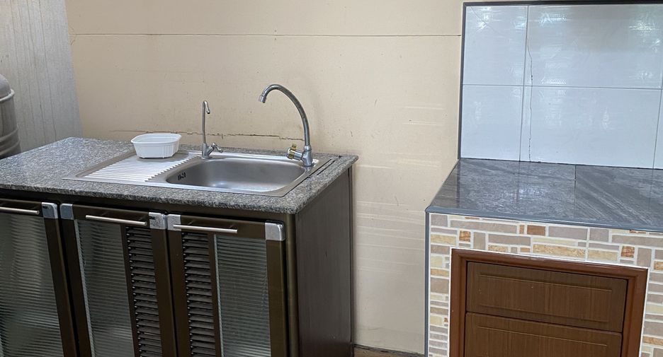 For rent 2 bedrooms townhouse in Thung Khru, Bangkok