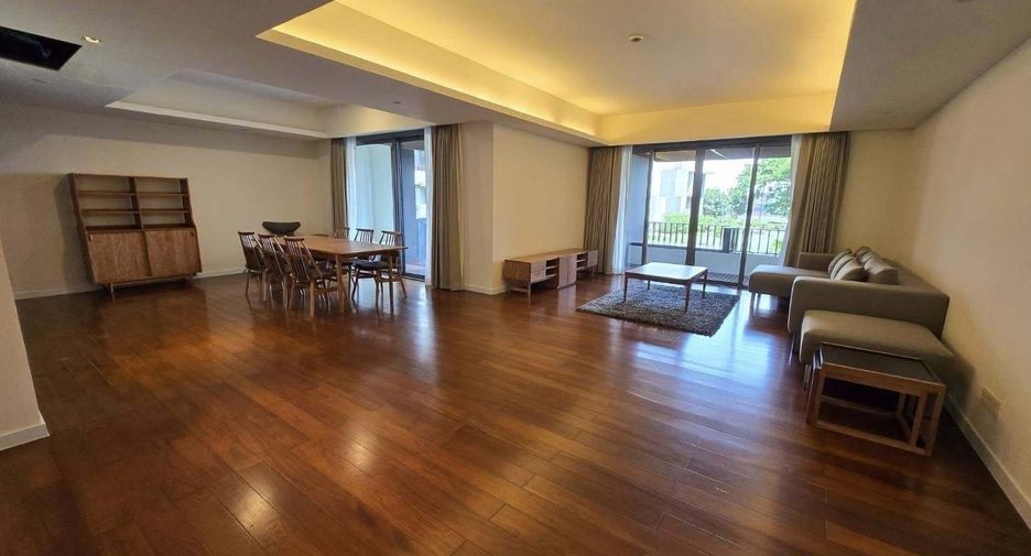 For rent 3 bedrooms condo in Yan Nawa, Bangkok