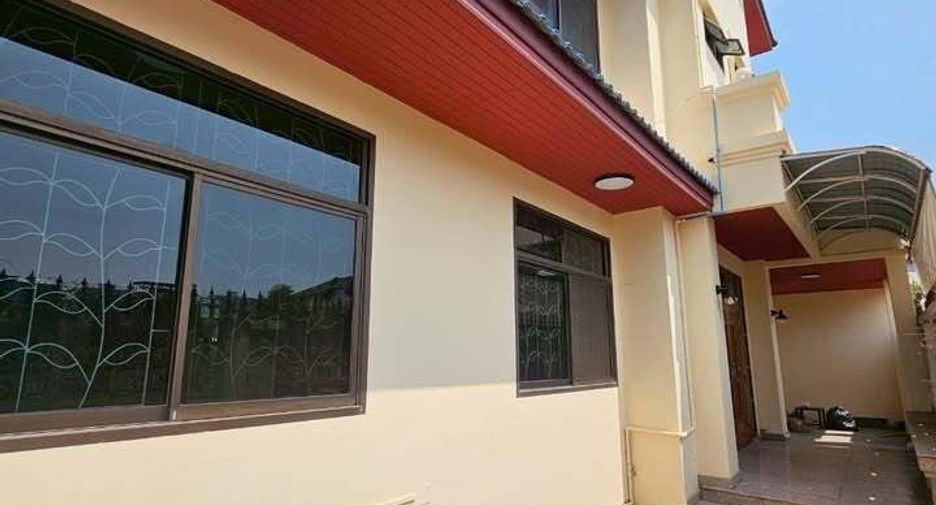 For sale and for rent 6 bedrooms house in Wang Thonglang, Bangkok