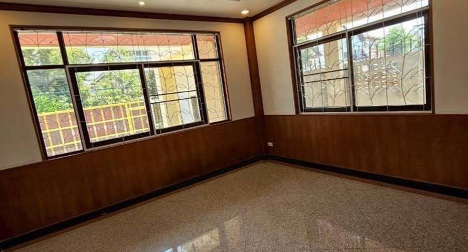 For sale and for rent 6 bedrooms house in Wang Thonglang, Bangkok