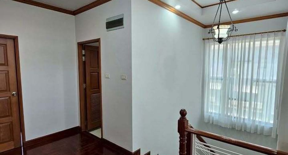 For sale and for rent 6 bedrooms house in Wang Thonglang, Bangkok