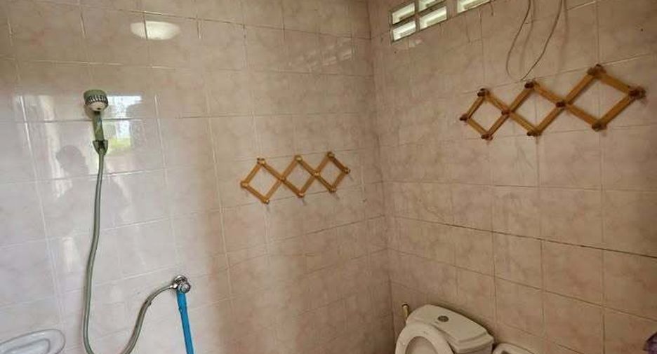 For sale and for rent 6 bedrooms house in Wang Thonglang, Bangkok