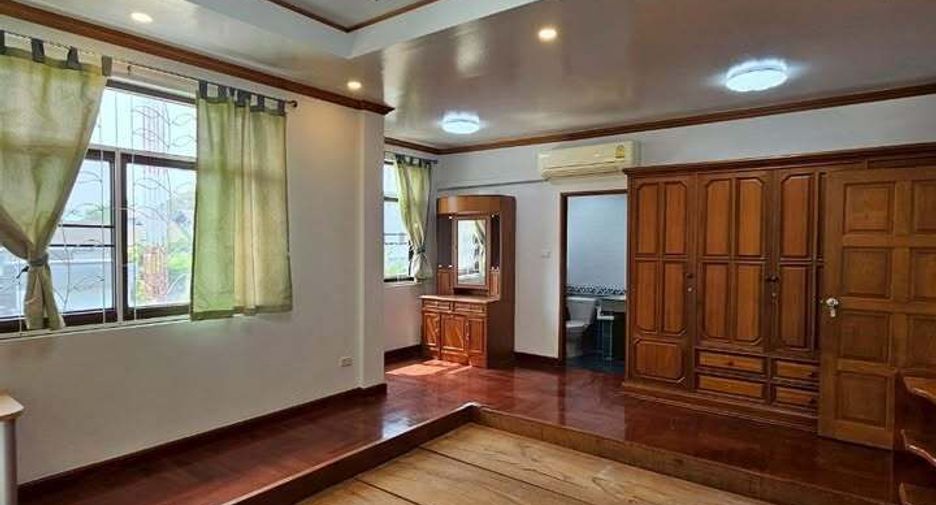 For sale and for rent 6 bedrooms house in Wang Thonglang, Bangkok