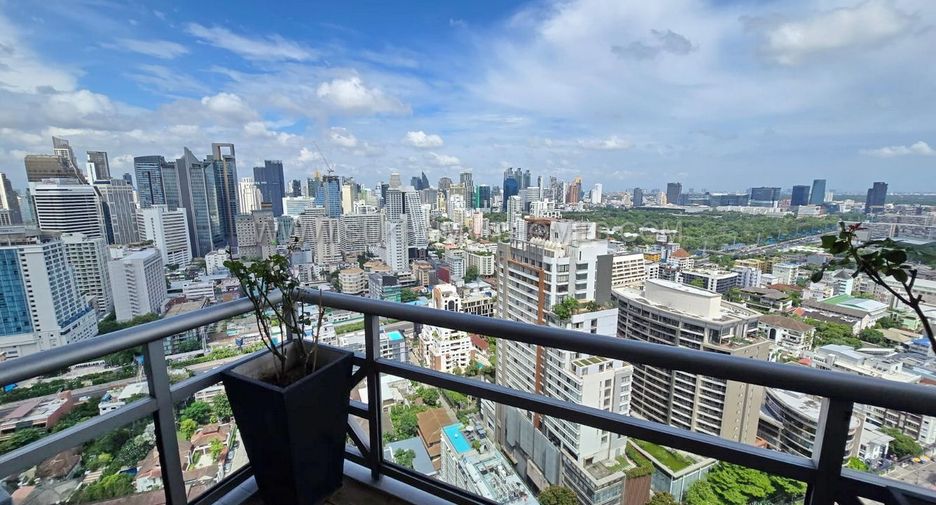 For rent 5 bedrooms condo in Pathum Wan, Bangkok