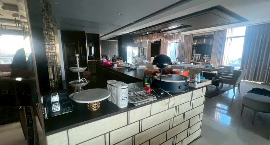 For sale 5 bedrooms condo in Pathum Wan, Bangkok