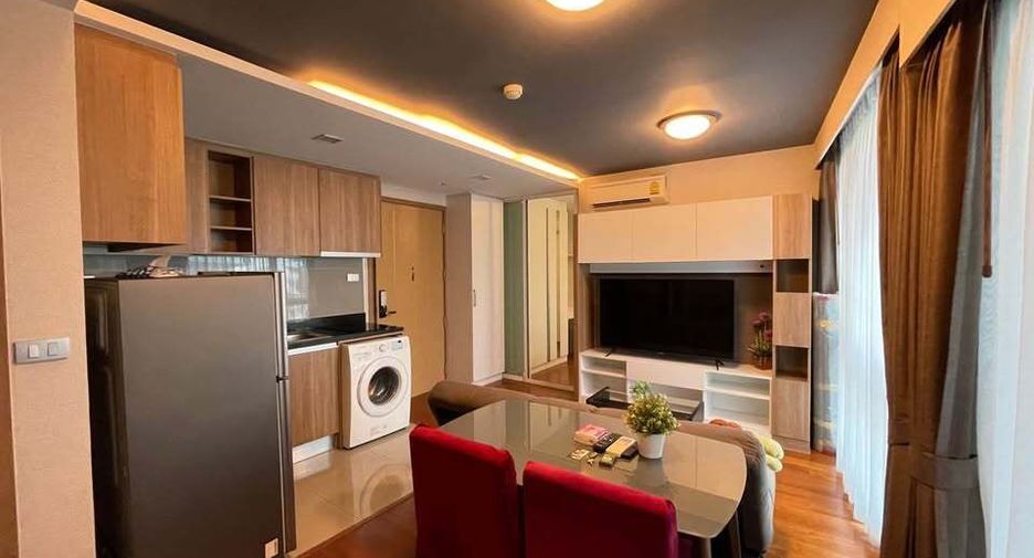 For sale 2 bedrooms condo in Watthana, Bangkok