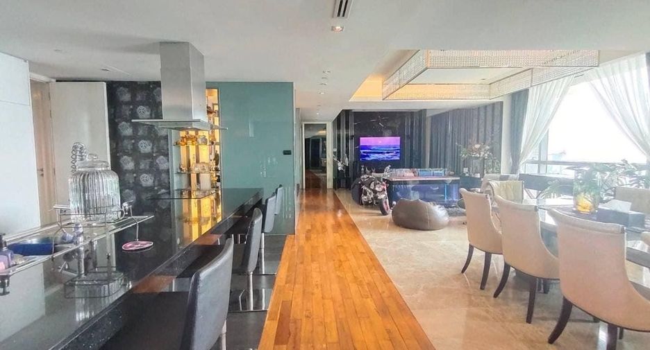 À vendre 3 chambres condo à Yan Nawa, Bangkok