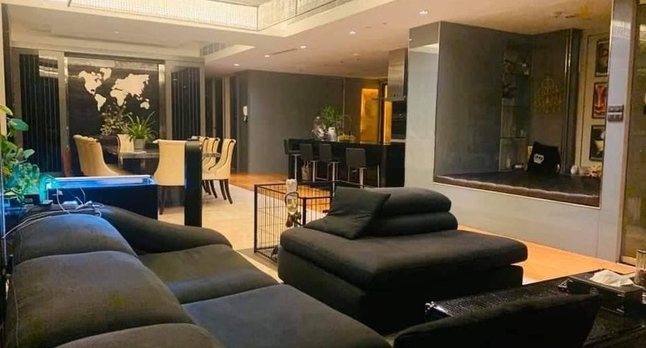 À vendre 3 chambres condo à Yan Nawa, Bangkok