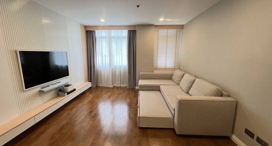 For rent 3 bedrooms condo in Sathon, Bangkok