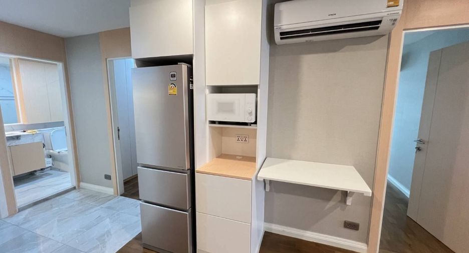 For rent 3 bedrooms condo in Sathon, Bangkok